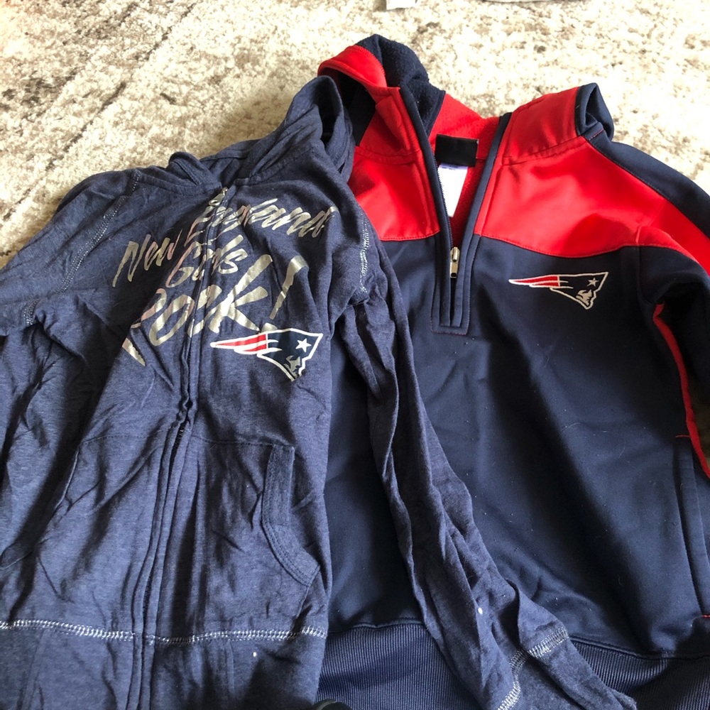 2 patriots sweatshirts